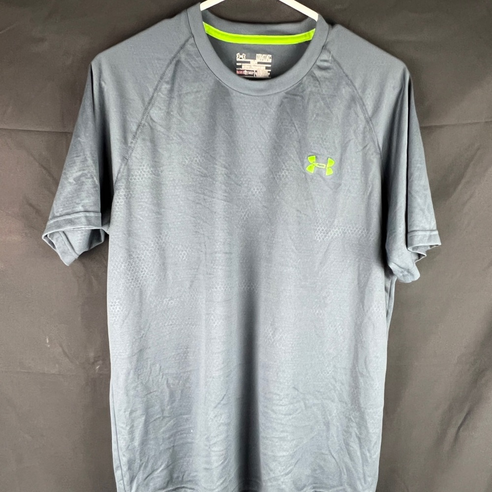 Under Armour workout shirt - M